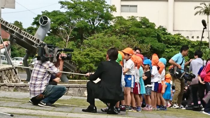 浦添市こいのぼり掲揚式の様子